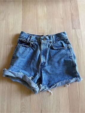 chic Distressed Rolled Hem Denim Shorts in Blue